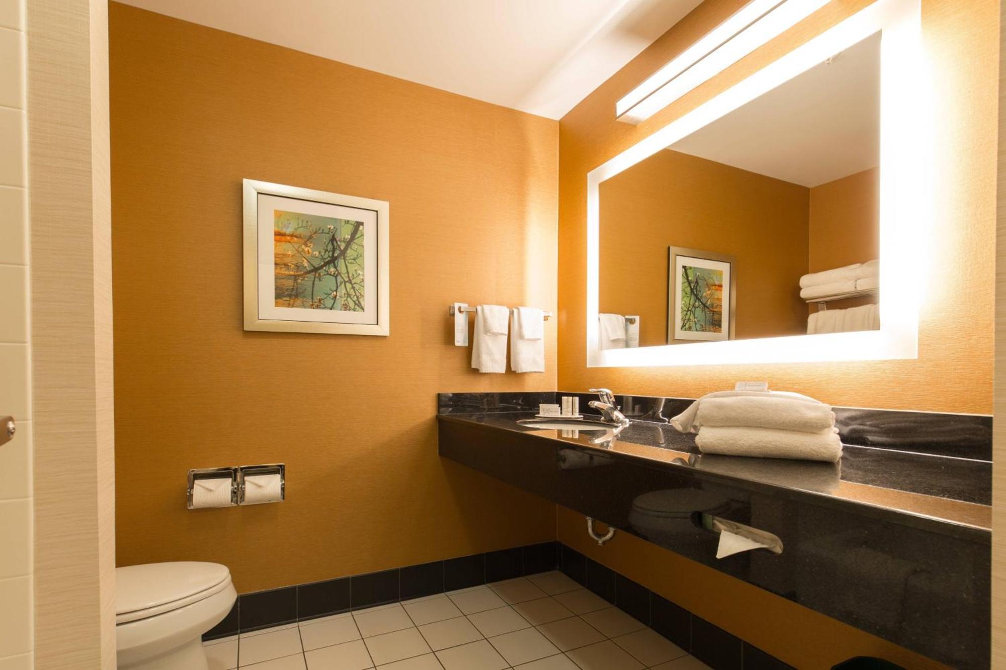 Fairfield Inn And Suites By Marriott Portsmouth Ексетер Екстериор снимка